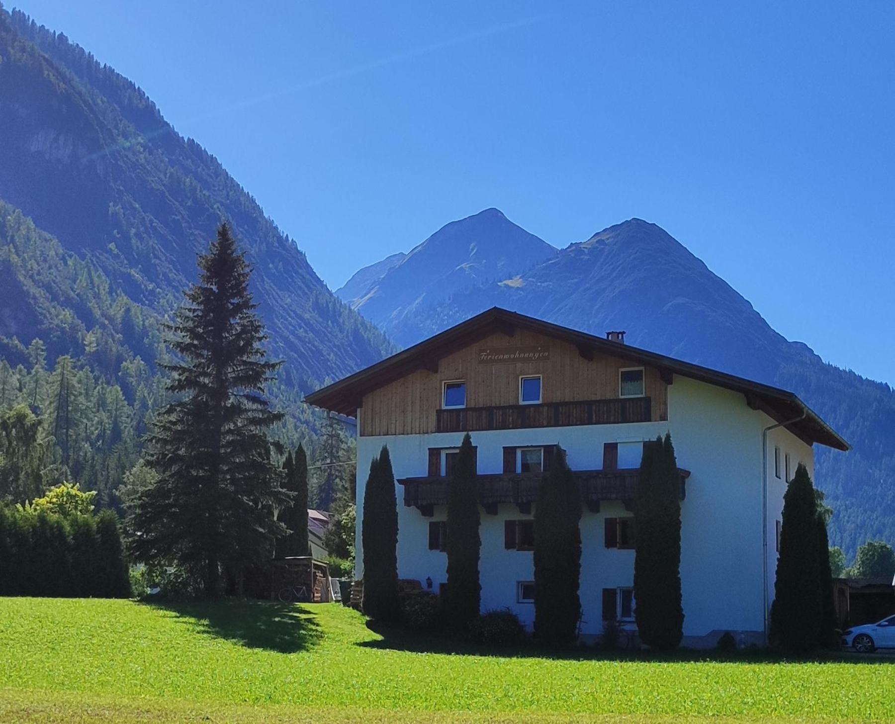 Lechtaler Alpen Bach (Tyrol)